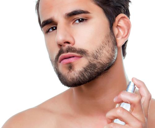 Cara Memakai Cologne Agar Tahan Lama dan Pakaian Lo Nggak Menguning